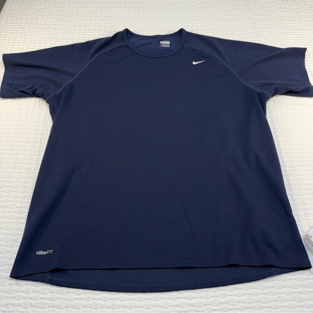 Nike Men's Dark Blue Dri-FIT Tee Size L(see picture snags)